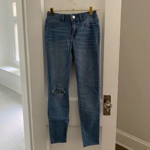 Refuge Skinny Jeans with Knee Rip